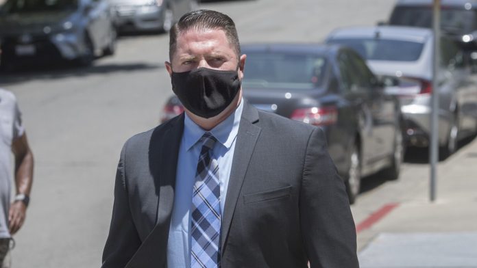 Ex-Calif. deputy may have felony conviction scrubbed due to work as inmate firefighter
