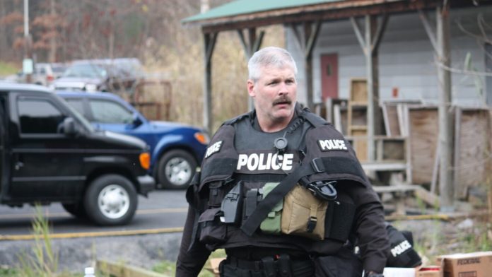Former N.Y. police officer dies while rescuing injured hiker