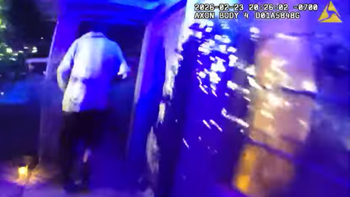 BWC: Suspect's gun fires during struggle with Phoenix PD, injuring officer and fatally wounding suspect