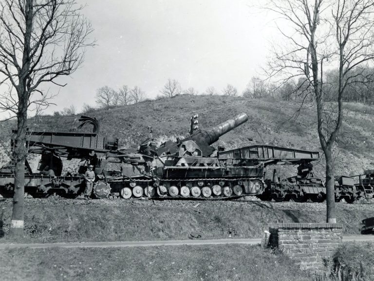 Karl-Gerät Mortar: Germany’s Tracked Giant